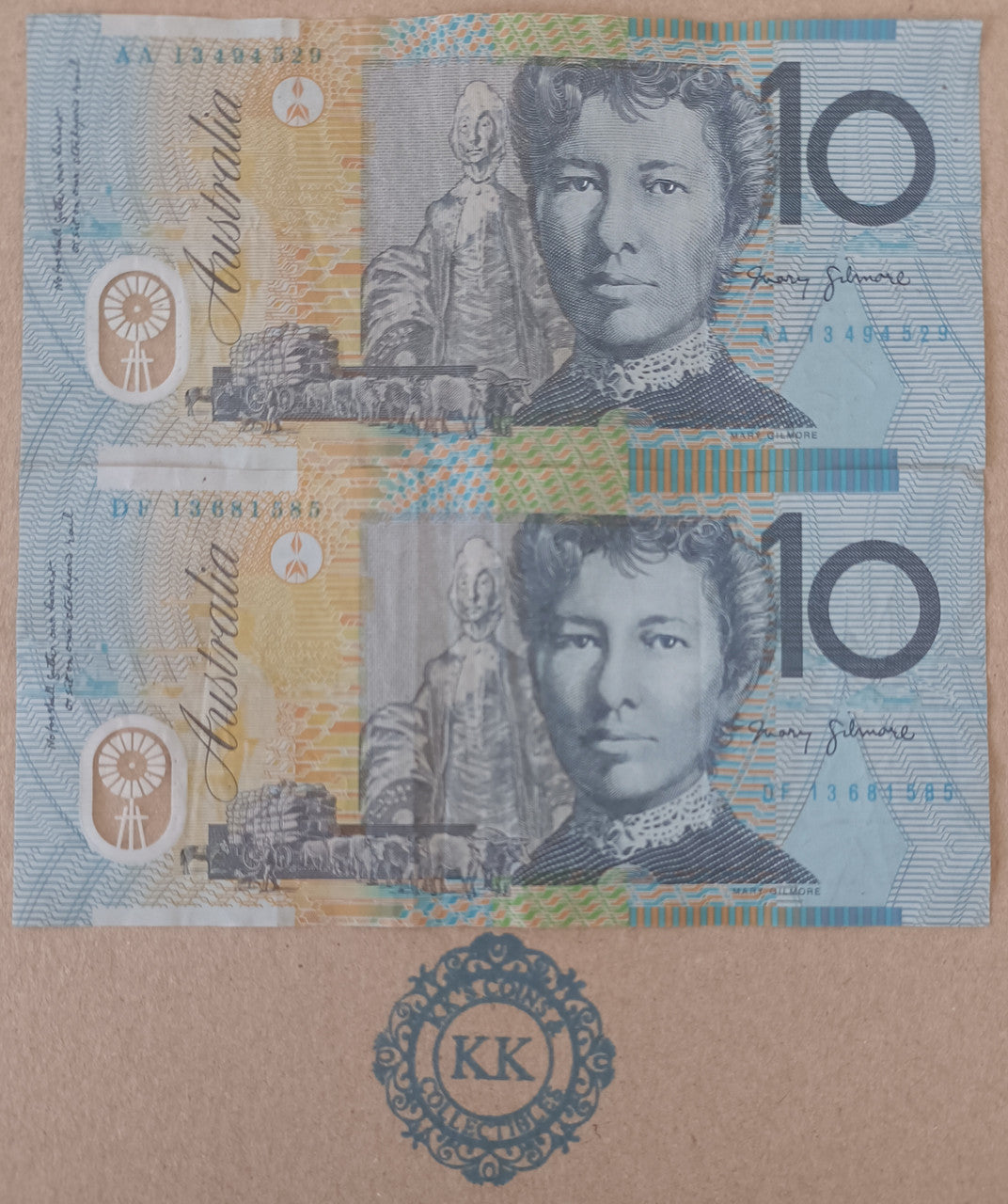 2013 Australia $10 First and Last Prefix Banknotes AA13 494529 & DF13 681585